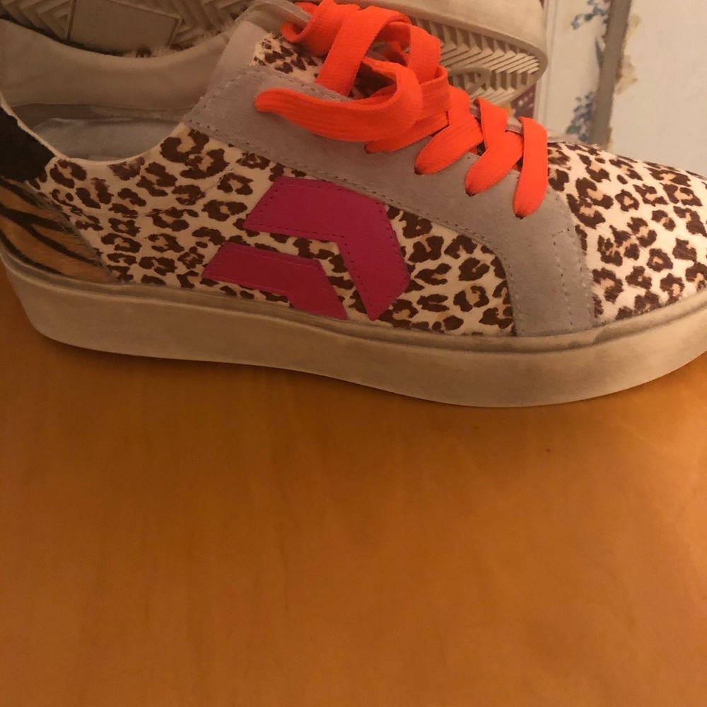 Dolce Vita Yvett Sneakers, Brand New, no box